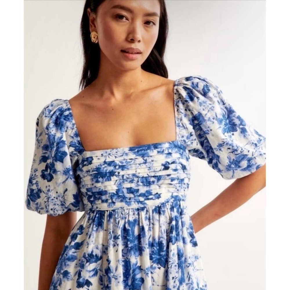 Abercrombie & Fitch Dress Womens L Blue Floral Puff Sleeve Smocked Fit Flare